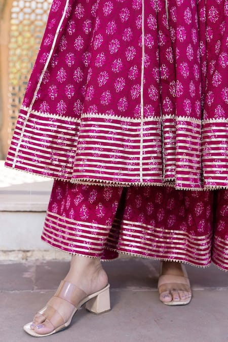 Shop_Pomcha Jaipur_Pink Cotton Gota Patti, Embroidery V-neck Jumari Floral Print Anarkali Pant Set _Online_at_Aza_Fashions