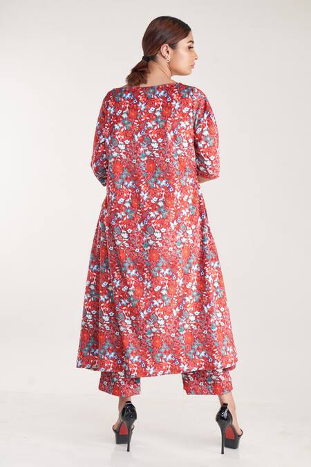 Shop_Pooja Bagaria_Red Velour, Velvet Boat Neck Floral Printed Kurta Set _Online_at_Aza_Fashions