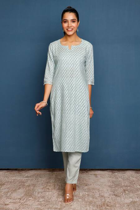 Pheeta_Green Cotton Embroidery Split V-neck Flower Pattern Kurta And Pant Set_Online_at_Aza_Fashions