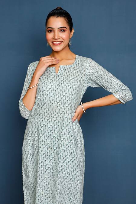 Pheeta_Green Cotton Embroidery Split V-neck Flower Pattern Kurta And Pant Set_at_Aza_Fashions