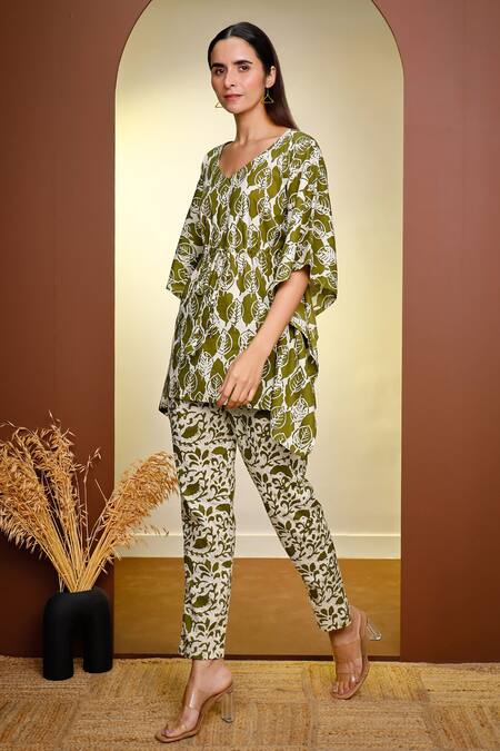 Shop Pheeta Green Cotton V-neck Leaf Print Kaftan And Pant Set Online at Aza Fashions Shop_Pheeta_Green Cotton V-neck Leaf Print Kaftan And Pant Set_Online_at_Aza_Fashions