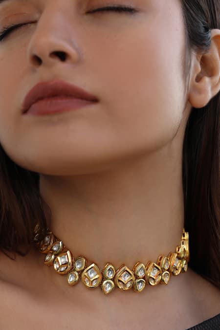 Buy Do Taara Gold Plated Kundan Choker Necklace Online at Aza Fashions Buy_Do Taara_Gold Plated Kundan Choker Necklace _Online_at_Aza_Fashions
