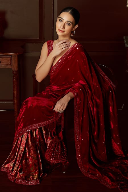 Buy_Priyanka Jain_Red Velvet Lining Shantoon Sequin And Beads, Pre-draped Saree With Blouse _Online_at_Aza_Fashions