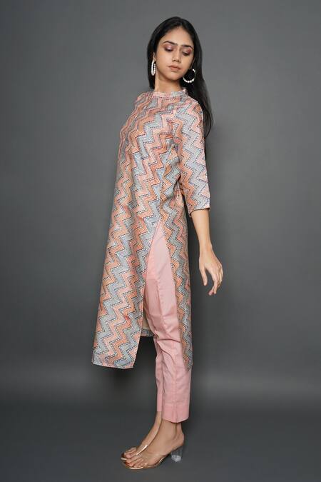 Buy_Kameez_Pink Kurta Chanderi Printed And Embroidered Chevron Wavy Twist & Pant Set_Online_at_Aza_Fashions
