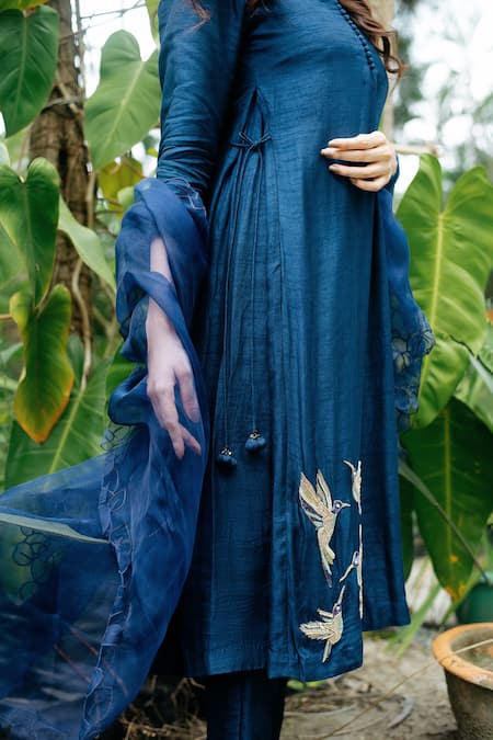 Label Shristi Chetani_Blue Organza, Dola Silk Band Collar Embroidered Kurta Set _Online_at_Aza_Fashions