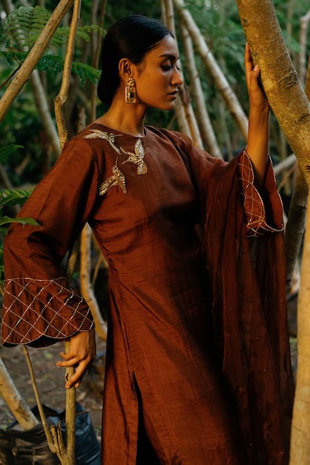 Label Shristi Chetani_Brown Organza, Dola Silk Round Hand Embroidered Kurta Set _Online_at_Aza_Fashions