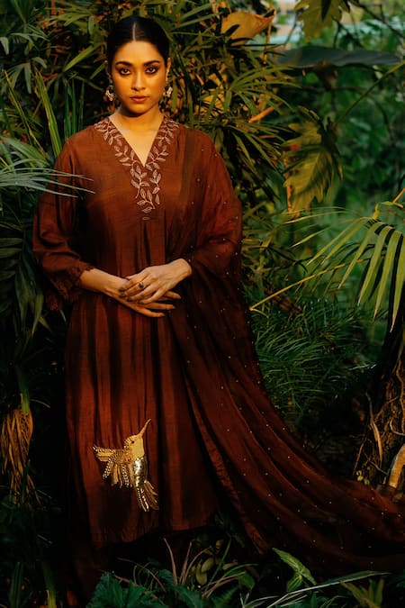 Label Shristi Chetani_Brown Organza, Dola Silk V Neck Hand Embroidered A-line Kurta Set _Online_at_Aza_Fashions