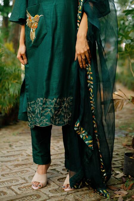 Shop_Label Shristi Chetani_Green Organza, Dola Silk Boat Neck Hand Embroidered Kurta Set _Online_at_Aza_Fashions