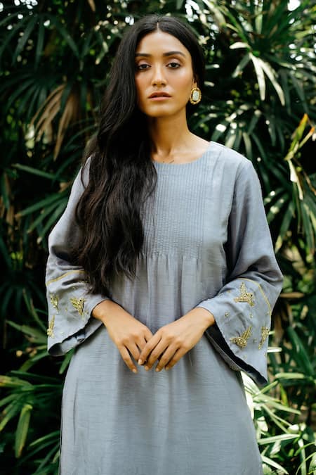 Buy_Label Shristi Chetani_Grey Organza, Dola Silk Round Hand Embroidered Kurta Set _Online_at_Aza_Fashions