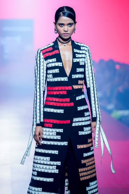 Buy_Shahin Mannan_Black Crepe Beads, Sequins V-neck Measuring Tape Applique Dress 