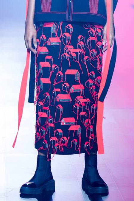 Buy_Shahin Mannan_Black Chiffon Embroidery Tiny Houses Skirt _Online_at_Aza_Fashions