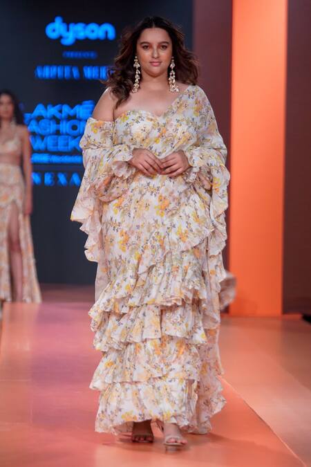 Arpita Mehta_White Georgette Sweetheart Neck Pre-draped Printed Saree With Blouse_Online_at_Aza_Fashions