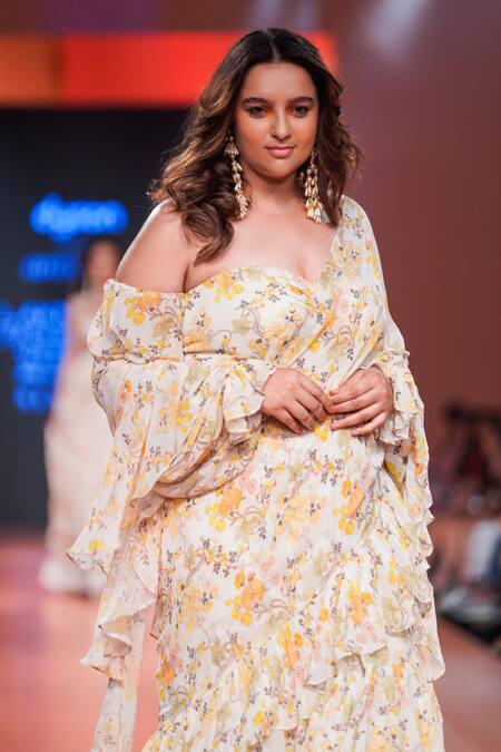 Shop_Arpita Mehta_White Georgette Sweetheart Neck Pre-draped Printed Saree With Blouse_Online_at_Aza_Fashions