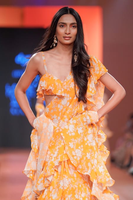 Arpita Mehta_White Georgette Embroidery V-neck Ruffle Pre-draped Saree With Blouse_at_Aza_Fashions