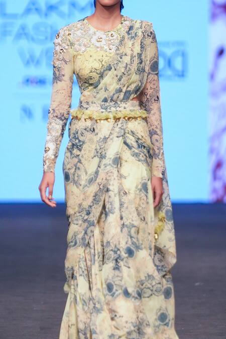 Bhumika Sharma Green Georgette Embroidery Round Neck Blossom Print Pre-draped Saree Set at Aza Fashions Bhumika Sharma_Green Georgette Embroidery Round Neck Blossom Print Pre-draped Saree Set _at_Aza_Fashions