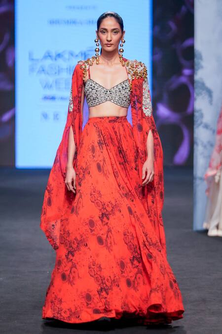 Bhumika Sharma_Black V-neck Blossom Pattern Cape Lehenga Set _at_Aza_Fashions