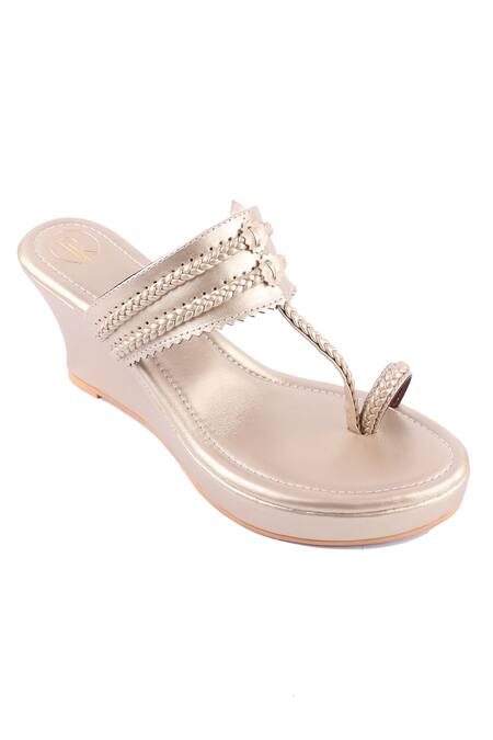 Preet Kaur Gold Kolhapuri Wedges Online at Aza Fashions Preet Kaur_Gold Kolhapuri Wedges _Online_at_Aza_Fashions