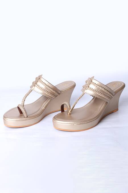 Buy Preet Kaur Gold Kolhapuri Wedges Online at Aza Fashions Buy_Preet Kaur_Gold Kolhapuri Wedges _Online_at_Aza_Fashions