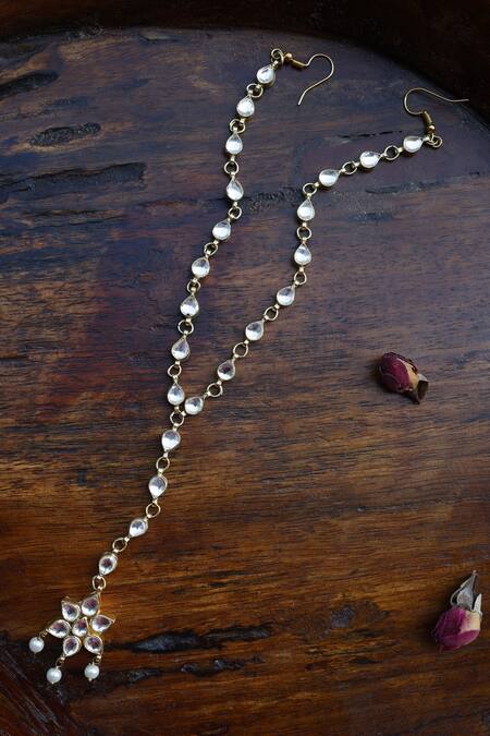 Buy Paisley Pop Gold Plated Kundan Pearl Mathapatti Online at Aza Fashions Buy_Paisley Pop_Gold Plated Kundan Pearl Mathapatti _Online_at_Aza_Fashions