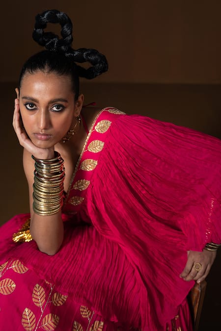 Pooja Rajgarhia Gupta_Fuchsia Chiffon Sequins, Cut Work Plunge Neck Javitri Leaf Print Lehenga Set _Online_at_Aza_Fashions