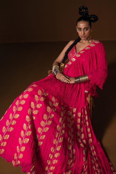 Buy_Pooja Rajgarhia Gupta_Fuchsia Chiffon Sequins, Cut Work Plunge Neck Javitri Leaf Print Lehenga Set 