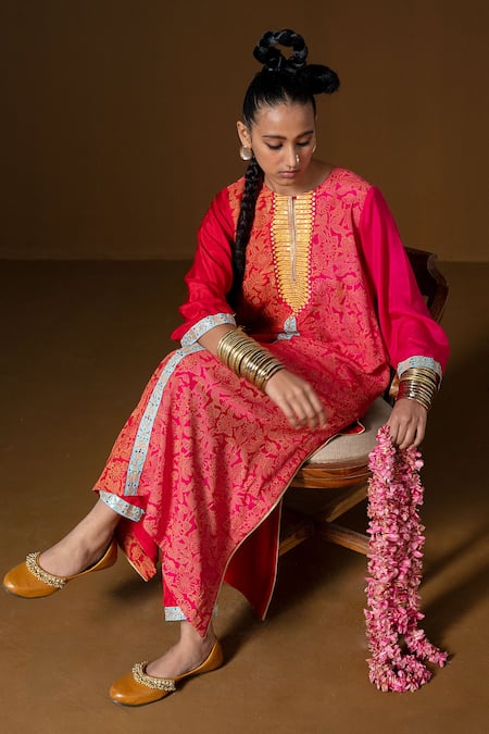Pooja Rajgarhia Gupta_Fuchsia Silk Embroidery, Sequins Round Neck Ombre Floral Kurta Set _Online_at_Aza_Fashions