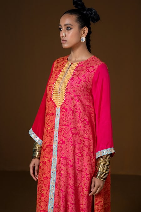 Buy_Pooja Rajgarhia Gupta_Fuchsia Silk Embroidery, Sequins Round Neck Ombre Floral Kurta Set _Online_at_Aza_Fashions