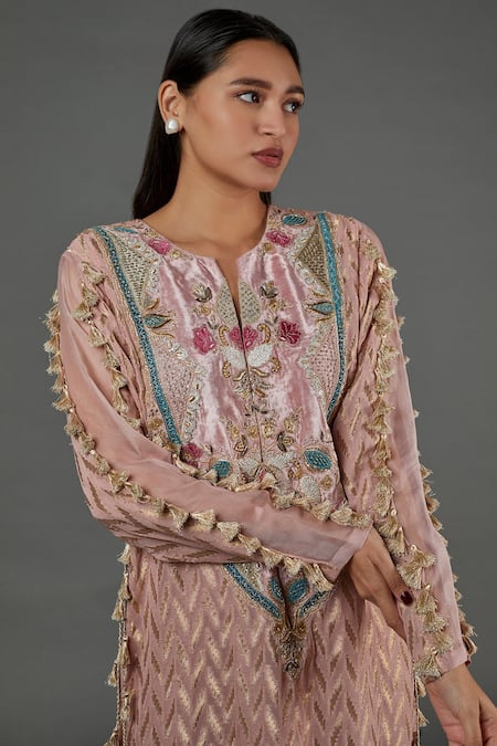 Payal Singhal_Pink Georgette Embroidery Floral Notched Neck Flower Yoke Kaftan _Online_at_Aza_Fashions