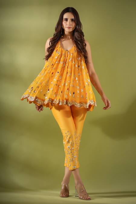 Buy_Pallavi Jaipur_Yellow Pant Lining Mulmul, Pant Chanderi, Tunic Lining Embroidered And Set_Online_at_Aza_Fashions