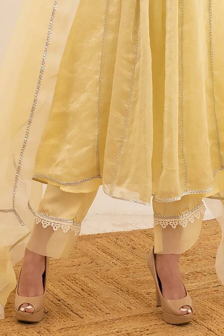 Buy_Pairaahan_Yellow Kurta Tissue Chanderi Embroidered Pearl Gota Patti Border Pant Set_Online_at_Aza_Fashions