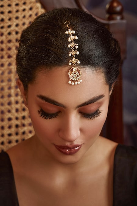 Paisley Pop_Gold Plated Kundan Pearl Maangtikka _Online_at_Aza_Fashions