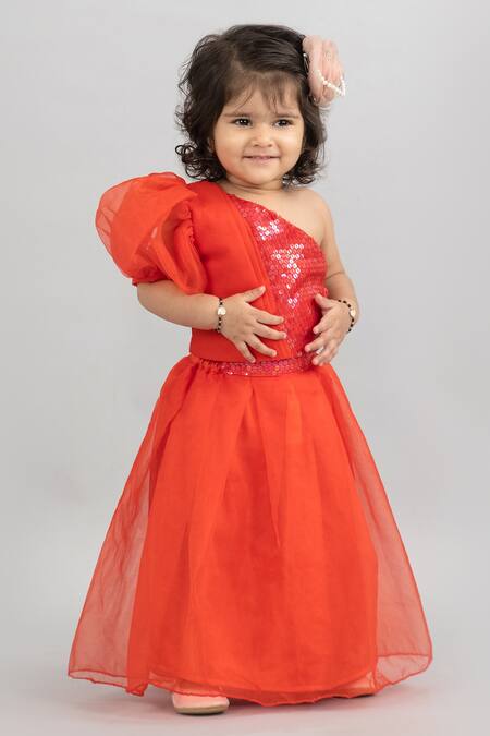 Buy Darleen Kids Couture Red Chanderi, Organza, Satin Sequins Patakhaa Embroidered Blouse Lehenga Set Online at Aza Fashions Buy_Darleen Kids Couture_Red Chanderi, Organza, Satin Sequins Patakhaa Embroidered Blouse Lehenga Set _Online_at_Aza_Fashions