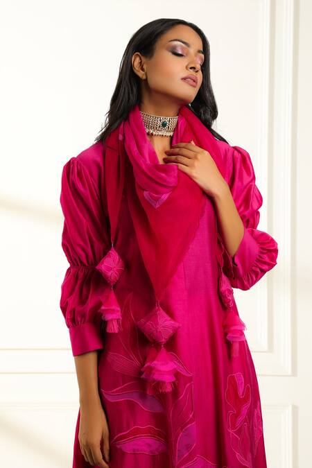 Omana By Ranjana Bothra_Pink Chanderi, Organza Embroidery, Applique V-neck Safina A-line Kurta Set _at_Aza_Fashions