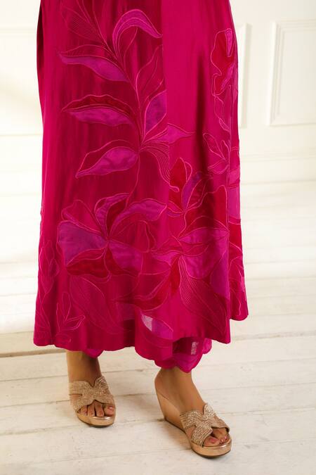 Omana By Ranjana Bothra_Pink Chanderi, Organza Embroidery, Applique V-neck Safina A-line Kurta Set _Online_at_Aza_Fashions