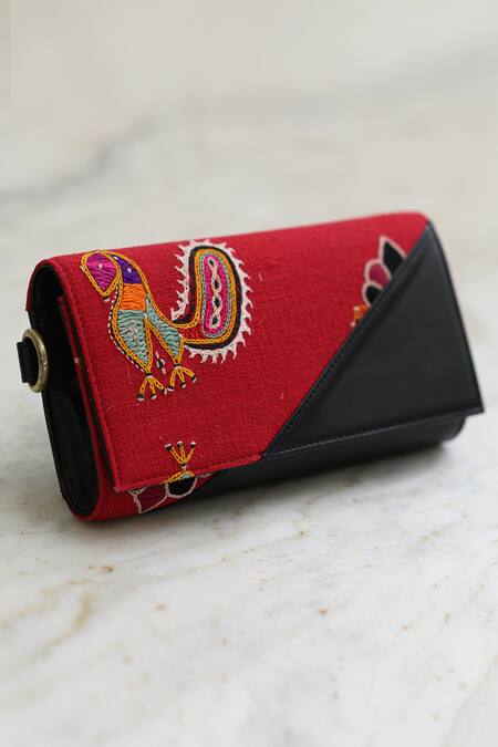 Riti Black Embroidery Eila Gamthi Rabari Clutch at Aza Fashions Riti_Black Embroidery Eila Gamthi Rabari Clutch _at_Aza_Fashions