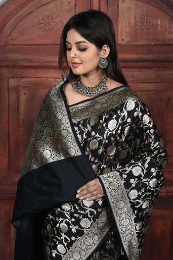 Naaritva India_Black Silk Zari Banarasi Floral Pattern Handwoven Saree With Running Blouse_at_Aza_Fashions