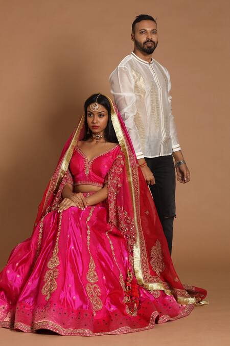 Buy Rar Studio Fuchsia Chanderi Zari, Embroidery V-neck Hand Woven Lehenga Set Online at Aza Fashions Buy_Rar Studio_Fuchsia Chanderi Zari, Embroidery V-neck Hand Woven Lehenga Set_Online_at_Aza_Fashions