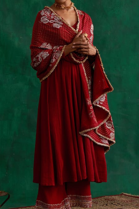 Rekha Agra_Red Crinkled Cotton Silk, Dupatta Crepe Anarkali Set With Hand Block Print _Online_at_Aza_Fashions