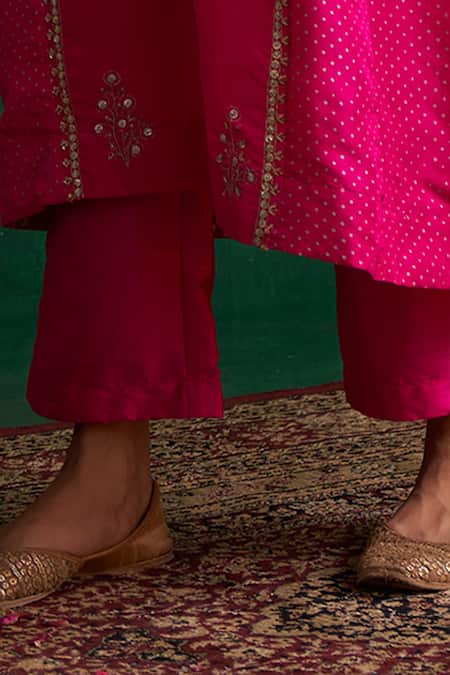 Buy_Rekha Agra_Magenta Habutai Silk, Dupatta Organza Sequin And Zari Hand Embroidered Kurta Set _Online_at_Aza_Fashions