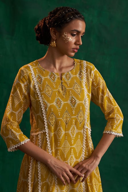 Buy_Rekha Agra_Green Crinkled Cotton Silk Moroccan Pattern, Sequin Block Print Kurta And Pant Set _Online_at_Aza_Fashions