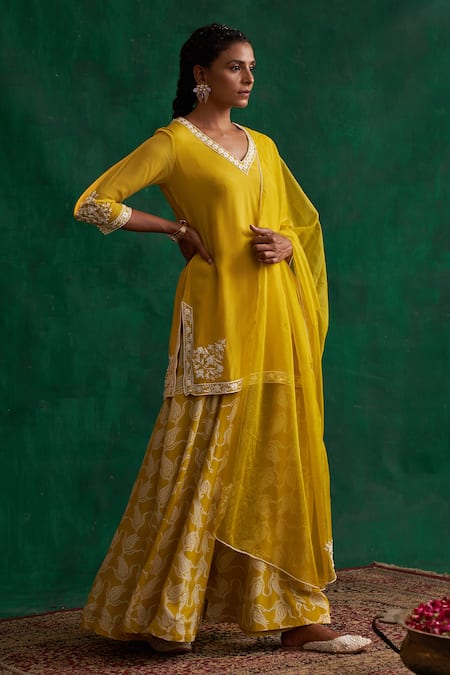 Rekha Agra_Green Crepe, Dupatta Organza Floral Pattern, Kurta Hand Block Print Sharara Set _Online_at_Aza_Fashions