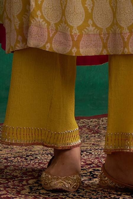 Rekha Agra_Green Crinkled Cotton Silk Sequin, Thread, Hand Block Print Kurta And Pant Set _Online_at_Aza_Fashions