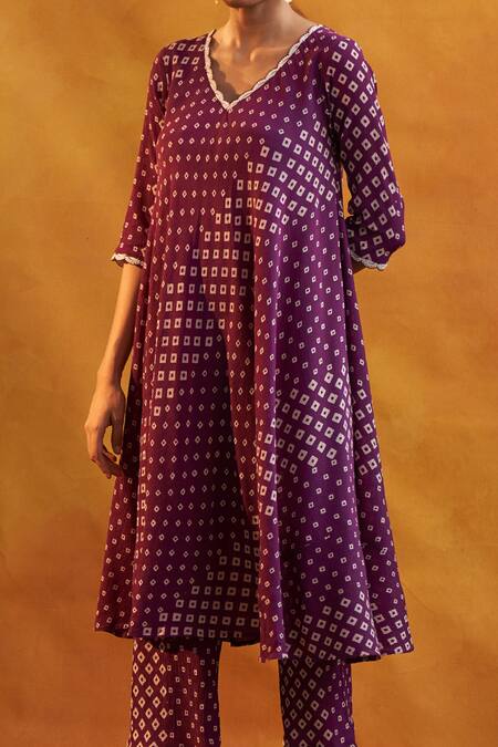 Rekha Agra_Purple Crinkled Cotton Silk Geometric Patterns V Neck Print Kurta And Pant Set _Online_at_Aza_Fashions
