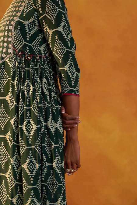 Buy_Rekha Agra_Green Crepe Floral Work, Moroccan Prints Round Kurta And Pant Set _Online_at_Aza_Fashions