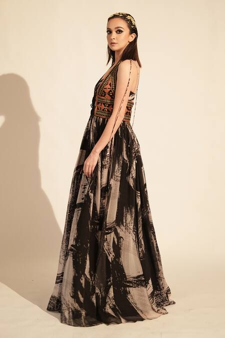 Nikita Mhaisalkar_Black Chiffon Sweetheart Neck Brush Stroke Print Maxi Dress _Online_at_Aza_Fashions