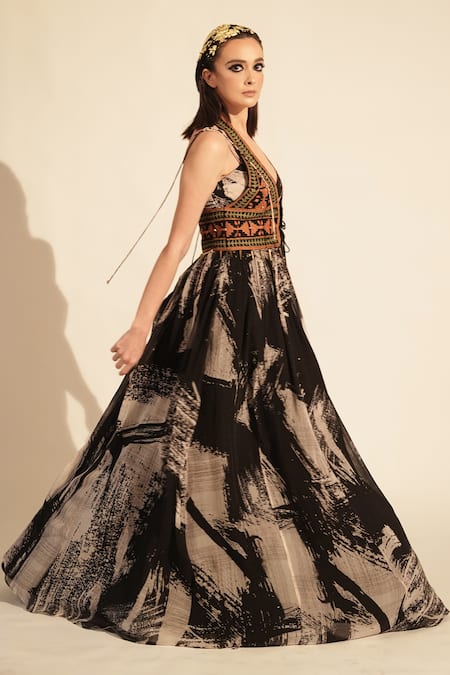 Buy_Nikita Mhaisalkar_Black Chiffon Sweetheart Neck Brush Stroke Print Maxi Dress _Online_at_Aza_Fashions