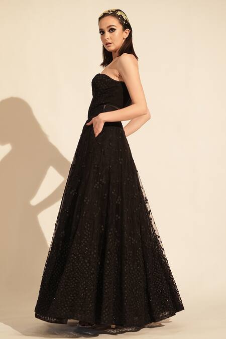 Buy_Nikita Mhaisalkar_Black Tulle Embroidery Bandeau Neck Tube Corset 