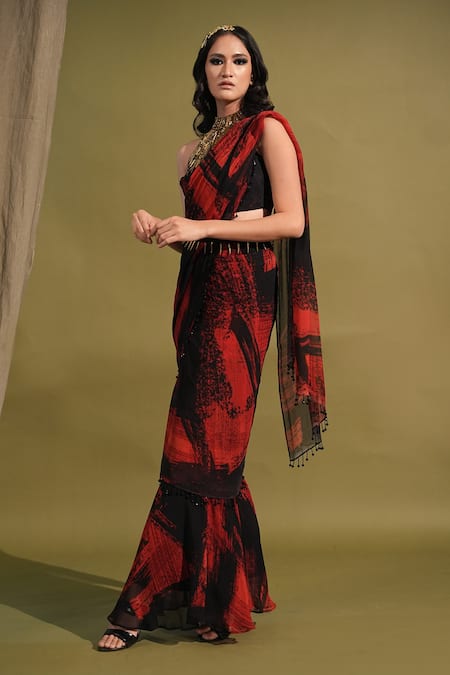 Buy_Nikita Mhaisalkar_Red Chiffon Beads, Cut Work, Metallic Thread Stroke Print Saree And Blouse Set _Online_at_Aza_Fashions