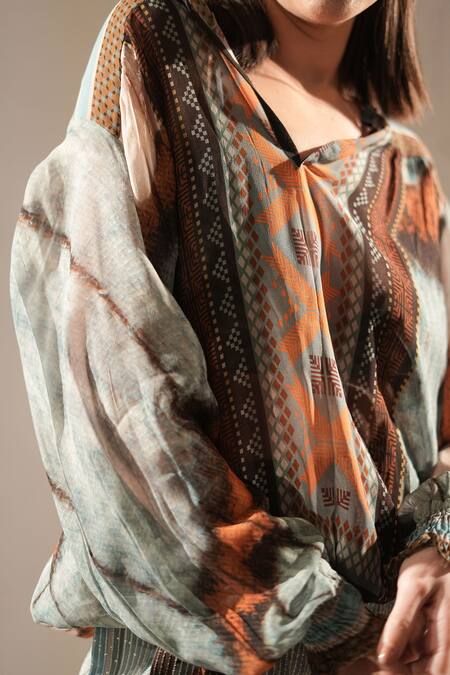 Nikita Mhaisalkar_Blue Georgette Sequins, Embroidery V-neck Butterfly Print And Top _at_Aza_Fashions