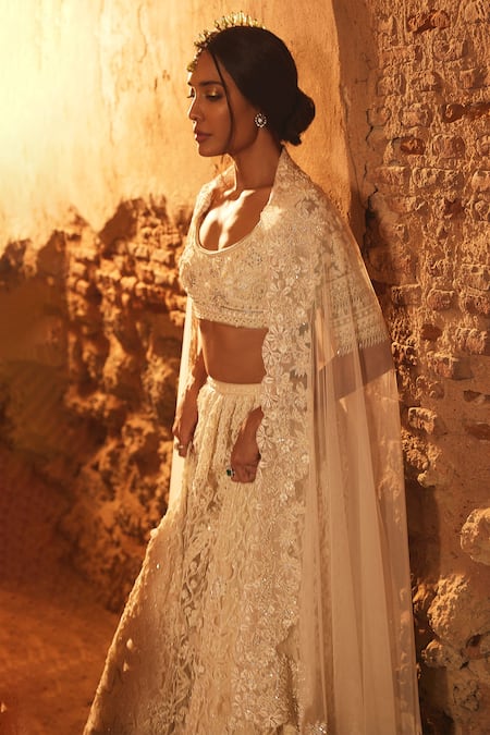 Ridhi Mehra_Ivory Net Embroidered Floral Round Mir Bridal Lehenga Set  _Online_at_Aza_Fashions